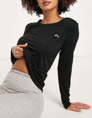 Only Play training t-shirt with long sleeves in black