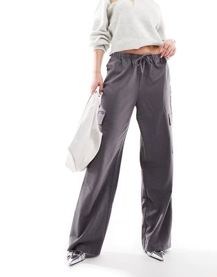 Only straight leg cargo pants in charcoal-Gray
