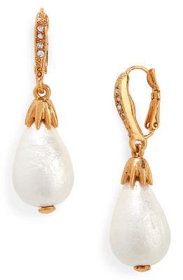 Oscar de la Renta Small Imitation Pearl Drop Earrings in Gold