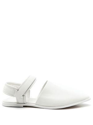 Osklen pointed-toe leather sandals - White