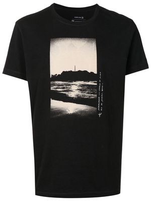 Osklen scenery-print T-shirt - Black