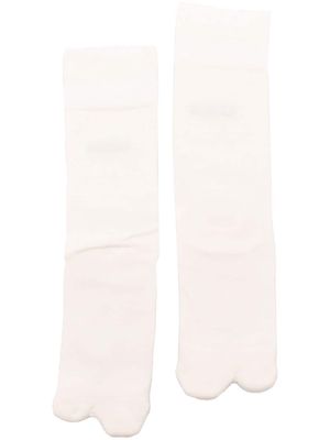 PACE Tabi logo-jacquard socks - White