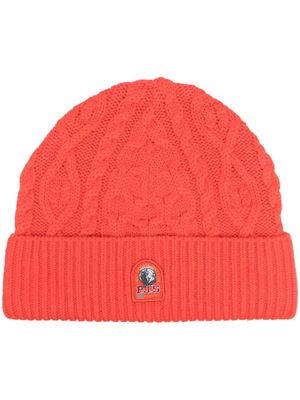 Parajumpers logo-patch cable-knit beanie - Red