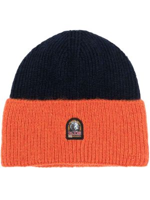 PARAJUMPERS logo-patch knitted beanie - Blue
