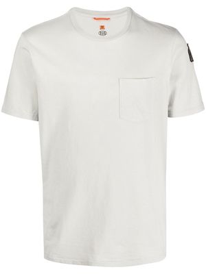 Parajumpers logo-patch pocket T-shirt - Grey