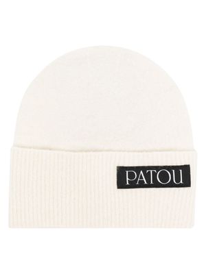 Patou logo-patch knitted beanie - White