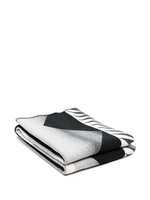 Pendleton Nike N7 patterned-jacquard blanket - Black