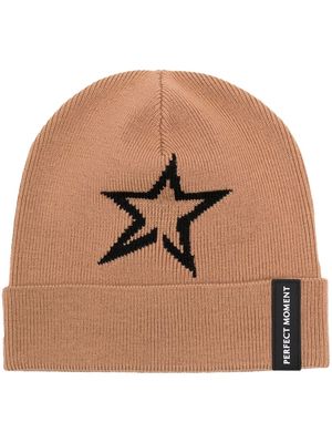 Perfect Moment logo-patch fine-knit beanie - Brown