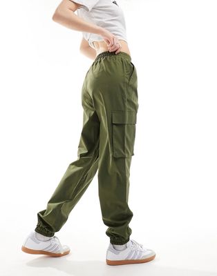 Pieces cargo pants in khaki green-Neutral