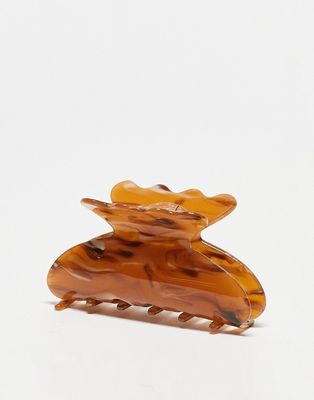 Pieces claw clip in brown marble