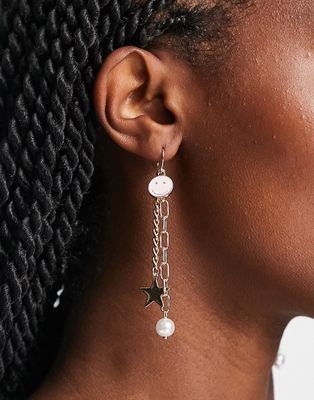 Pieces dangle chain earrings with happy face & star in gold