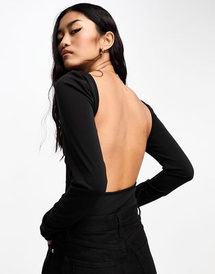 Pieces open back top in black