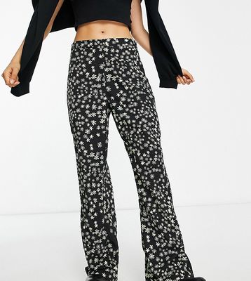 Pieces Petite exclusive flared pants in black & green floral-Multi