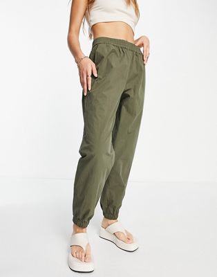 Pieces sonni slim fit sweatpants in khaki-Green