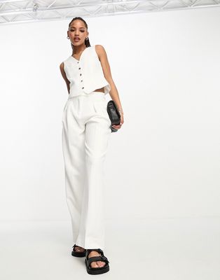 Pieces tailored pleat pants in white - part of a set
