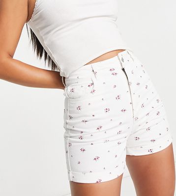 Pieces Tall high waist denim mom shorts in white floral