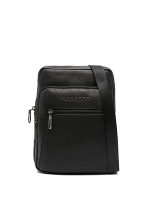 PIQUADRO Ipad® leather messenger bag - Black