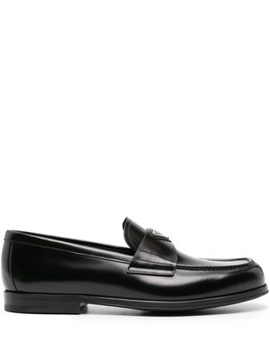 Prada Enamel-triangle leather loafers - Black