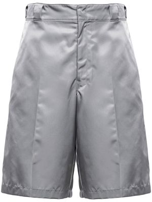 Prada Re-Nylon logo plaque shorts - Grey