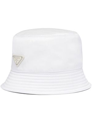 Prada triangle-logo bucket hat - White