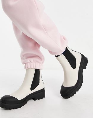 Pull & Bear boot with contrast sole in white