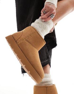 Pull & Bear cozy boot in brown