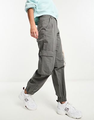 Pull & Bear cuffed cargo pants in gray