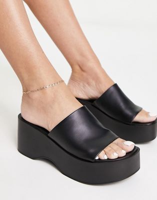Pull & Bear flatform sandal in black