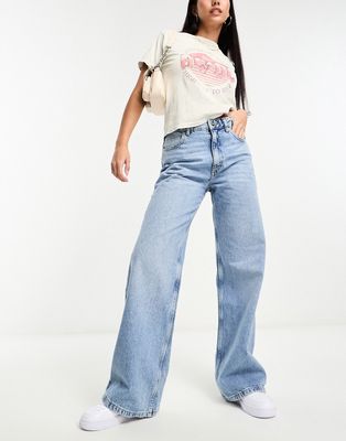 Pull & Bear mid rise wide leg jeans in medium washed blue