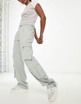 Pull & Bear multi zip pocket wide leg cargo pants in light gray-Neutral