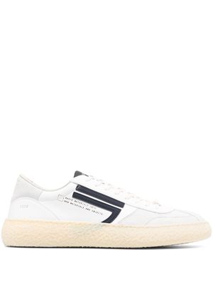 Puraai logo-patch leather low-top sneakers - White