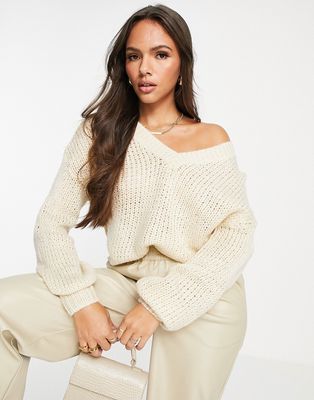QED London v neck sweater in stone-Neutral