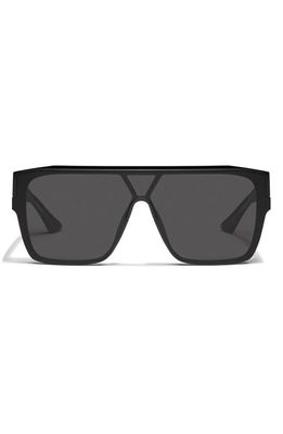 Quay Australia Tempo 55mm Shield Sunglasses in Black/black 