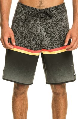 Quiksilver Surfsilk Division Scallop Board Shorts in Black