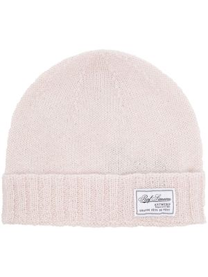 Raf Simons knitted logo-patch beanie - Pink