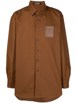 Raf Simons logo-patch shirt - Brown
