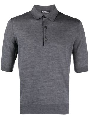 Raf Simons slogan-patch knitted polo shirt - Grey