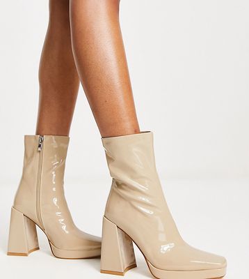 RAID Wide Fit Vista heeled sock boots in ecru vinyl-White