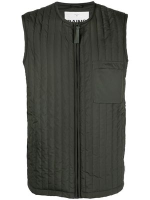 Rains quilted logo-patch gilet - Black