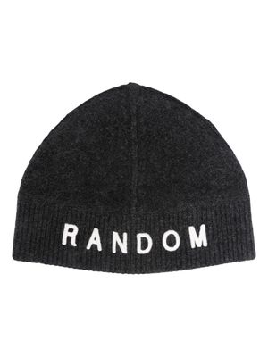 Random Identities slogan-embroidered ribbed-knit beanie - Grey