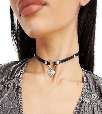 Reclaimed Vintage romantic choker with heart pendant in silver-Black