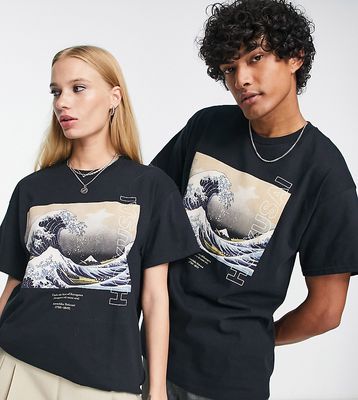 Reclaimed Vintage unisex Hokusai licensed T-shirt in black
