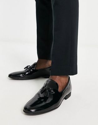Red Tape tassel patent loafers in black