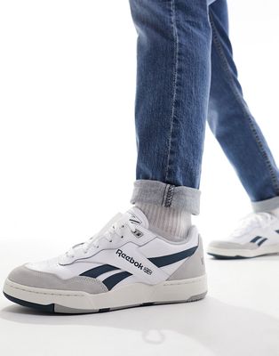 Reebok BB 4000 II sneakers in white with blue detail