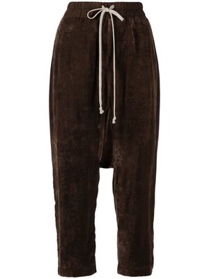 Rick Owens drop-crotch velour cropped trousers - Brown