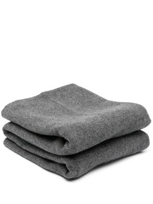 Rier finished-edge virgin wool blanket - Grey