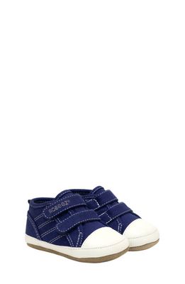 Robeez® Brooks Crib Sneaker in Dark Blue 