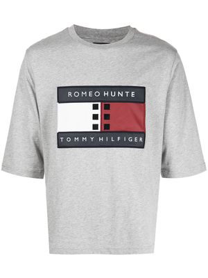 ROMEO HUNTE x Tommy Hilfiger T-shirt - GREY