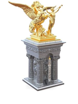 S.T. Dupont Pegasus Allexandre III Bridge 18kt yellow gold statue - Grey