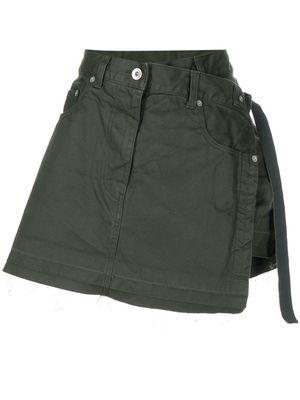 sacai asymmetric-front design shorts - Green
